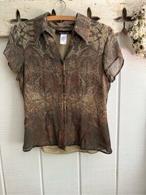 Jones New York Sheer Paisley Short-Sleeve Button Down in Brown 100%Silk